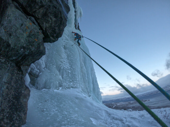 "Stora Bla" WI4-5, 60m, on Loktatjakko. Photo: Fredrik Strang