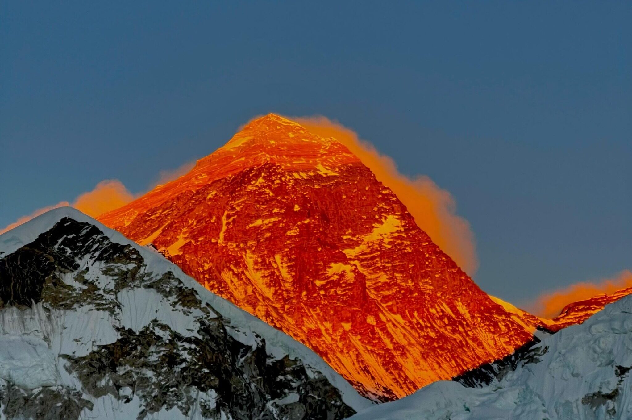 everest summmit burning red.