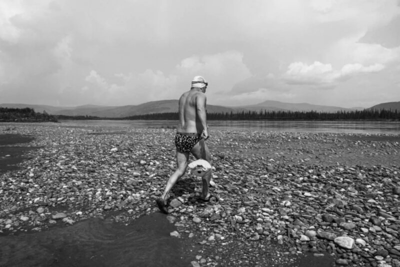 Leszek Naziemiec swims the Yukon.