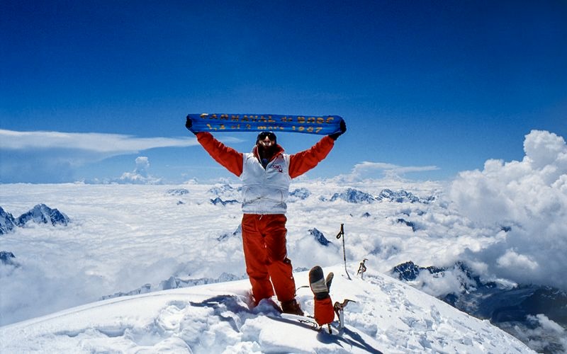 Erhard Loretan on August 30, 1986 on the summit of Everest.