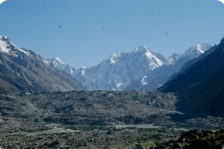 The main peak just right of centre is Yashkuk Sar II. Yashkuk Sar I is the higher peak to the right where we can only see the upper part.