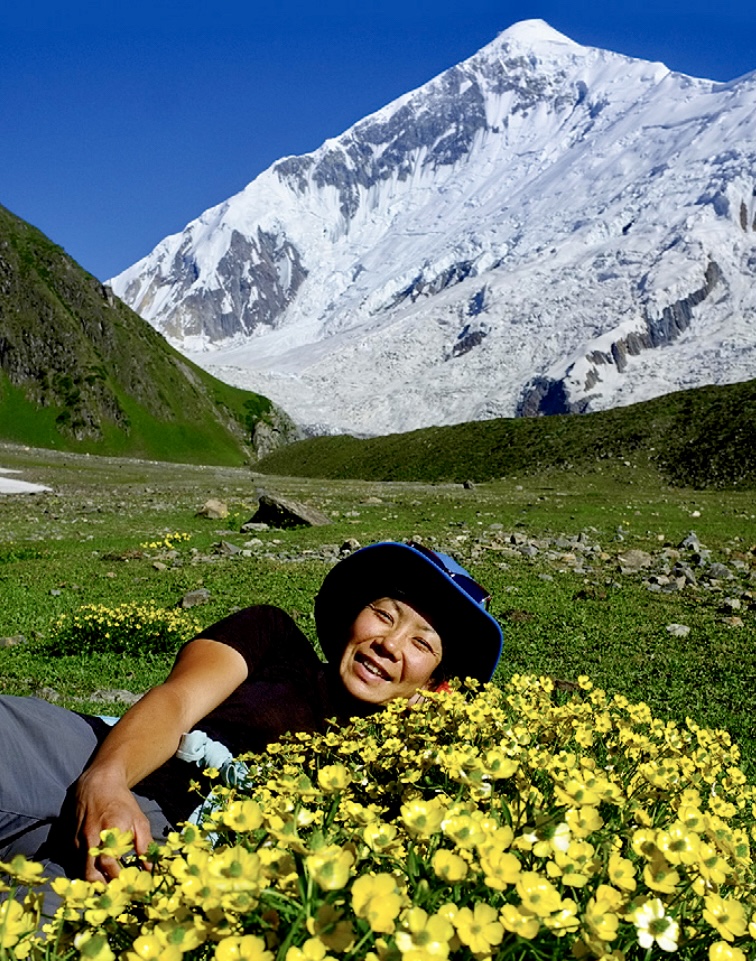 Kei Taniguchi at the Diran Base Camp. Hiraide buried this picture in the snow, on Shispare's summit.