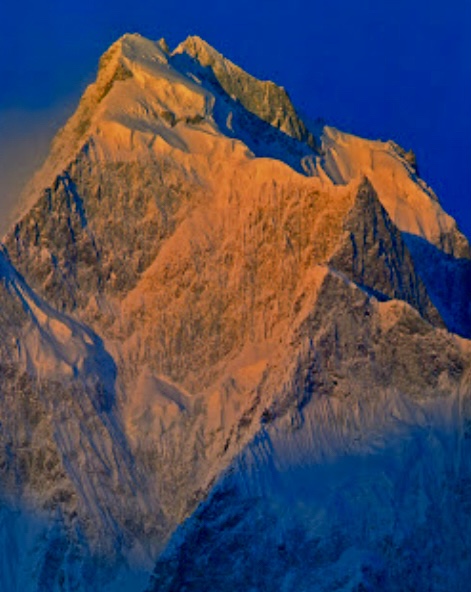 Sang-E-Marmar.