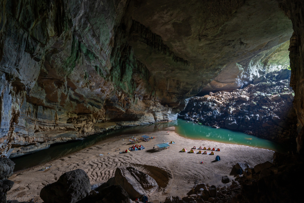 Hang En cave.