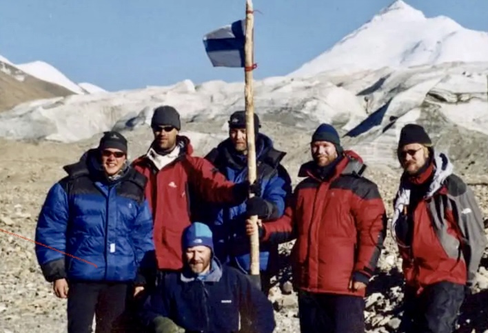 The 2003 Finnish expedition to Ulugh Muztagh, when the made the first ascent of Ulugh Muztagh II. 
