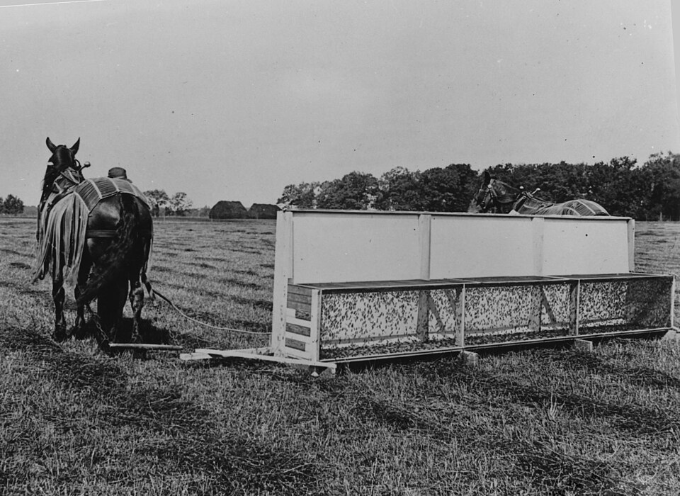 A "hopperdozer" device in the early 20th century.
