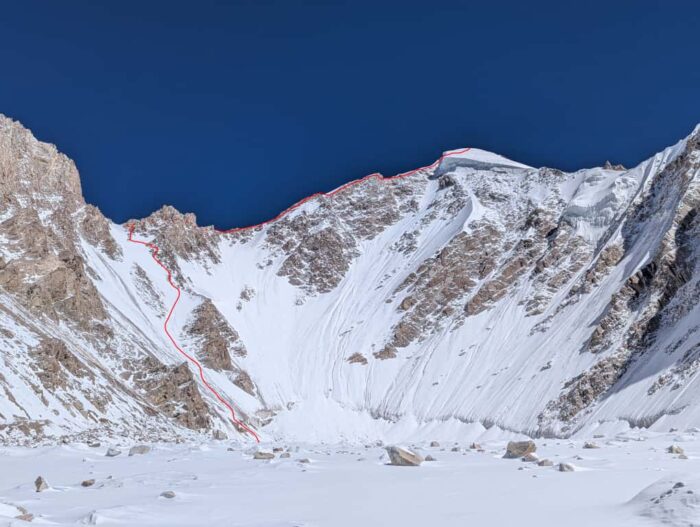 A red lñine marking the ascent of a Karakoram 6,000er, Khurdopin Shar.