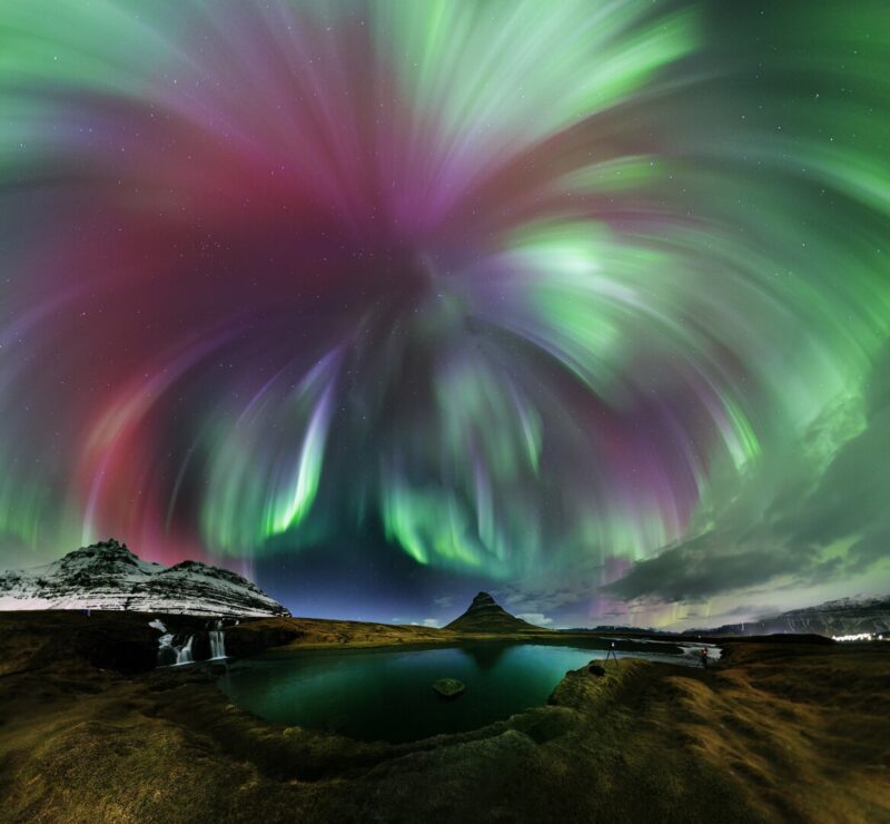 An auroral corona during the March equinox