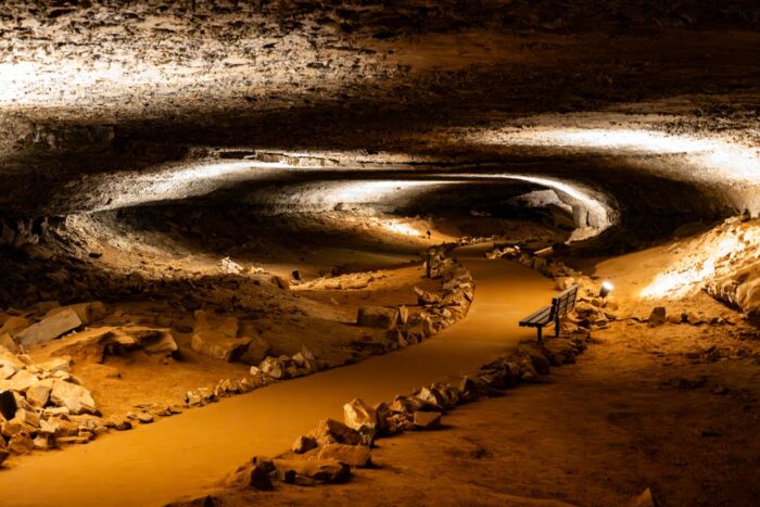 mammoth cave lit pathways