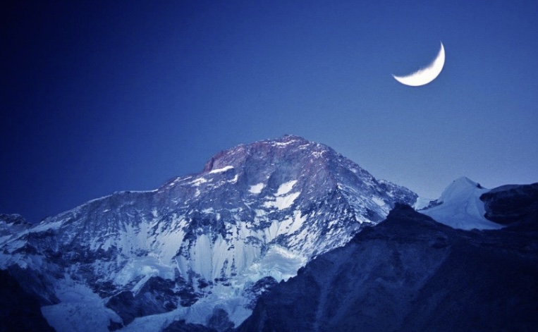 When night falls on Makalu.