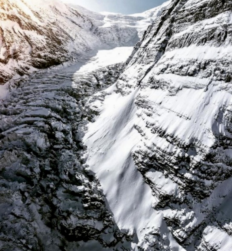 The lower section of Dhaulagiri I.